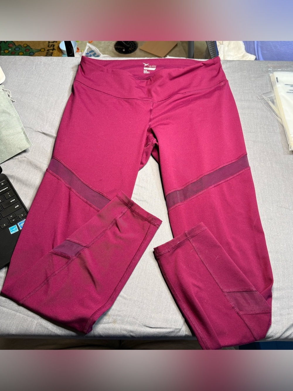 Old Navy Berry Mesh-Accent Leggings